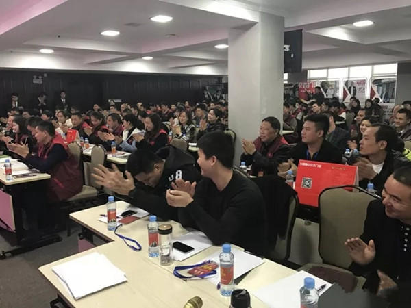 汉森门窗,引领终端:全国巡回终端培训暨产品推广峰会(南昌站) 汉森门窗,引领终端:全国巡回终端培训暨产品推广峰会(南昌站)