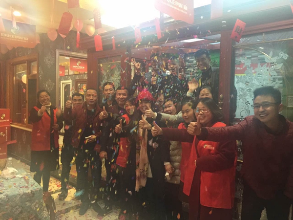 门窗加盟故事：伊盾门窗，带给我不断攀升的事业旅途！