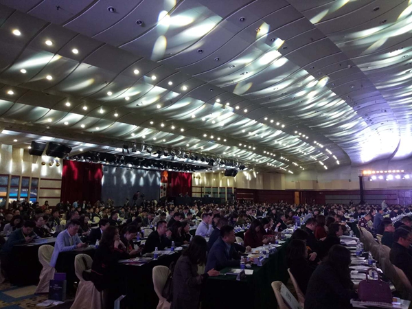 德维尔受邀出席第十二届中国橱衣柜行业年会，岁末再获殊荣！
