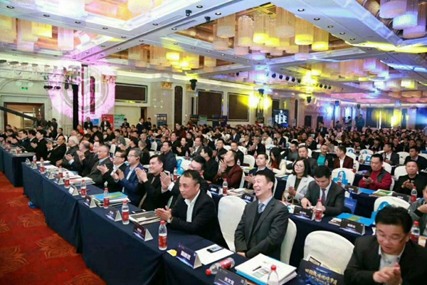 冠豪门窗荣获广东省门业协会“2017年广东门窗十大品牌”殊荣