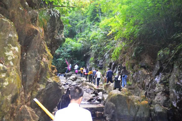 相约在冬季——记尊霸门窗2017年冬季旅游