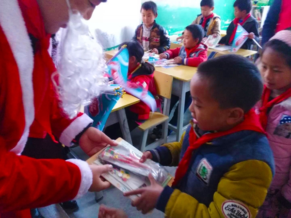 欧神诺2017诺动计划昆明站：让惊喜走进招银小学