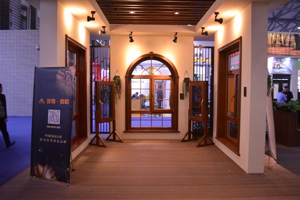 埃得穆勒总经理蔡艳:环保节能产品成主流,铝木门窗前景无限 埃得穆勒总经理蔡艳:环保节能产品成主流,铝木门窗前景无限