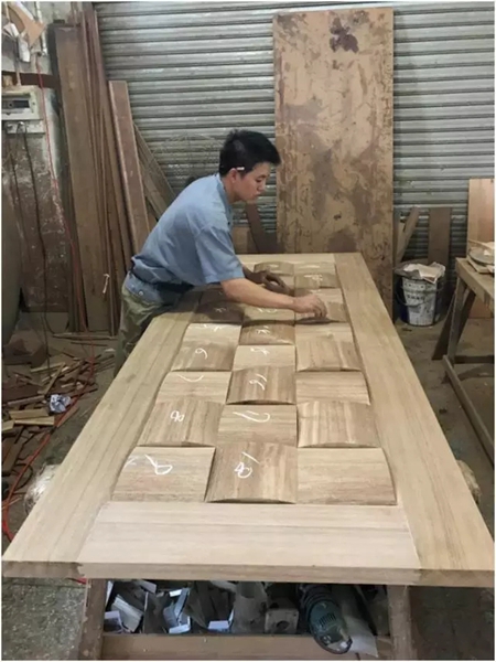 茂泷木门之匠人:面包门师傅执着坚守的故事 茂泷木门之匠人:面包门师傅执着坚守的故事