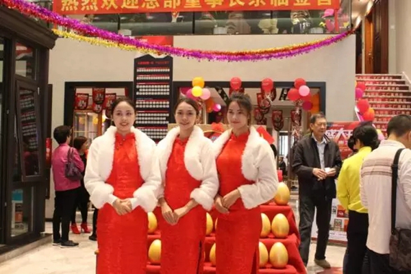 热情燃烧，王者归来：致尚门窗佛山旗舰店盛大开业，掀起抢购热潮！