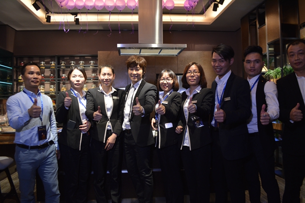 邰正宵空降法迪奥“新柜族Party”， 温情解码“微粒子晶脂技术”！