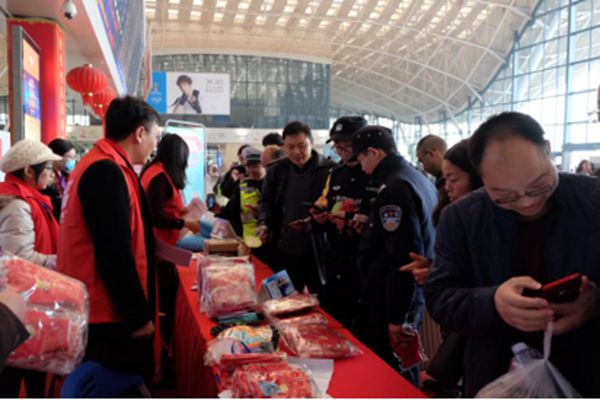 武汉高铁快闪迎圣诞，欧神诺陶瓷惊喜归家人