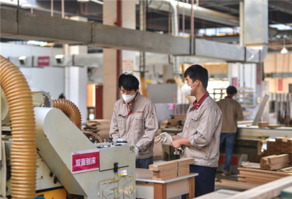 精雕细琢,成就丽博实木产品的有口皆碑 精雕细琢,成就丽博实木产品的有口皆碑