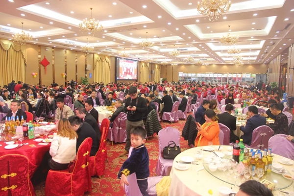 怡发门窗•2018迎春晚会好戏连台，与众不同！