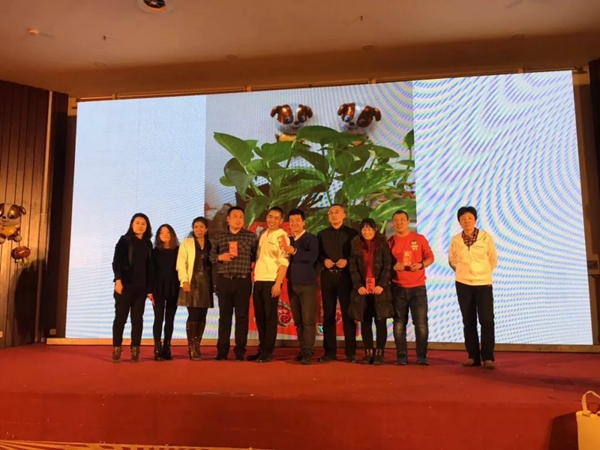 丝吉利娅年会 | 为我们的2018疯狂打CALL吧! 丝吉利娅年会 | 为我们的2018疯狂打CALL吧!