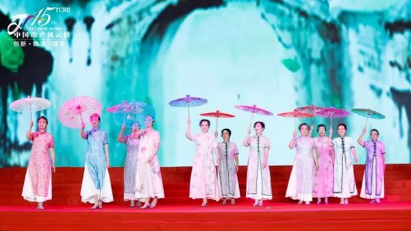 海鹰门窗荣膺“中国房地产高端（铝木）系统门窗采购首选实力品牌”