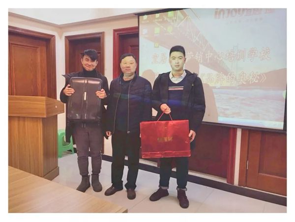 宜居木门：宜居商学院第一学期结业啦！
