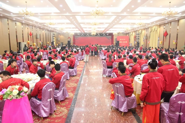 怡发门窗•2018迎春晚会好戏连台，与众不同！