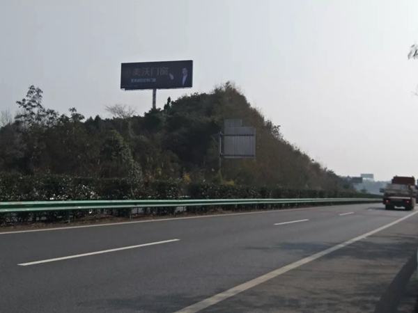 美沃门窗吹响品牌号角（二）高炮广告攻势再度打响