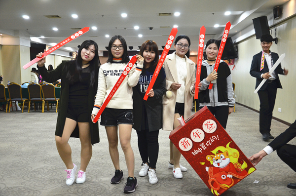 高能预警!“9”不一样慧亚9周年年会嗨爆全场! 高能预警!“9”不一样慧亚9周年年会嗨爆全场!