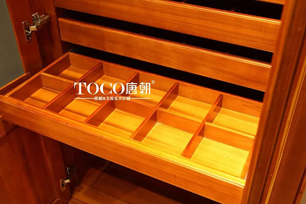 意大利高端五金品牌萨郦奇及广东木门技术联盟团队莅临唐朝参观指导