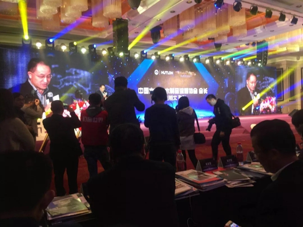 介仁艺术门窗当选广东门业协会常委单位，选品牌，贵一点，好很多！