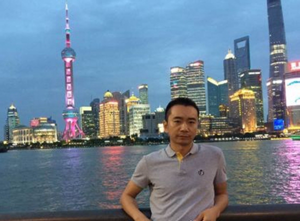 联丰地板经销商邵志成：加强品牌建设 学会线上线下结合 