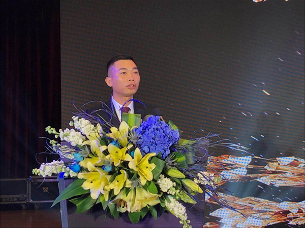 派雅门窗“ 蝶变2018”年度经销商峰会暨与红星美凯龙战盟签约成功! 派雅门窗“ 蝶变2018”年度经销商峰会暨与红星美凯龙战盟签约成功!