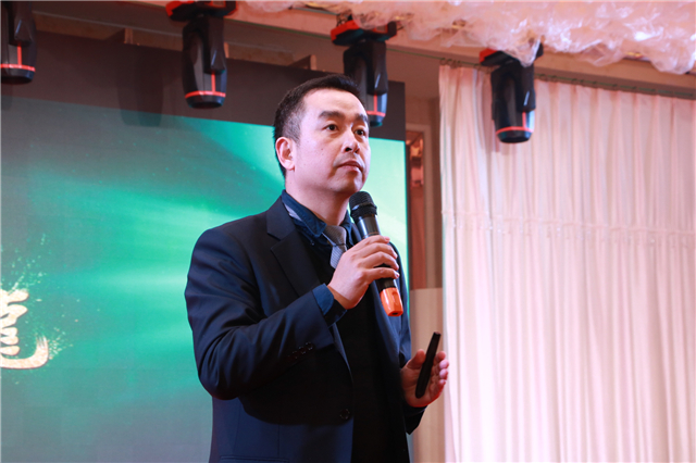 亚丹家居营销副总裁郑学崇：力争翻倍增长，双向提升渠道的质与量