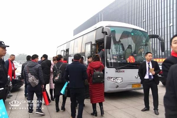 开启“乔治伯爵+”模式,乔治伯爵木门首届财富峰会圆满落幕 开启“乔治伯爵+”模式,乔治伯爵木门首届财富峰会圆满落幕