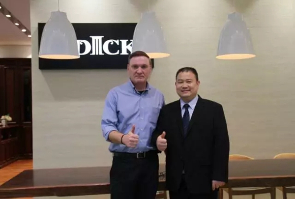 德国诺托弗朗克集团董事长马丁•麦尔腾斯一行莅临欧迪克家居集团参观交流并签署战略合作协议