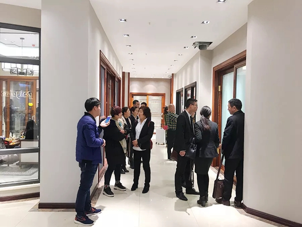 全力以赴·共赢终端 | 派雅经销商精英团队前往从化运营中心800大店学习参观