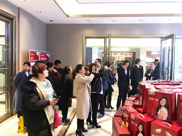 全力以赴·共赢终端 | 派雅经销商精英团队前往从化运营中心800大店学习参观