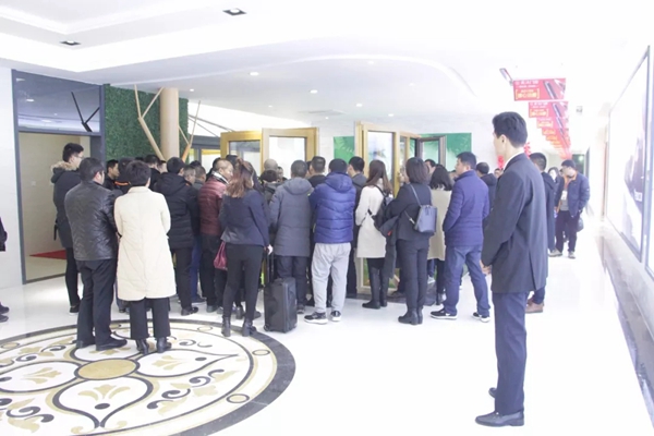 “品牌启航 制胜终端”美沃门窗第八届加盟伙伴年会完美收官! “品牌启航 制胜终端”美沃门窗第八届加盟伙伴年会完美收官!