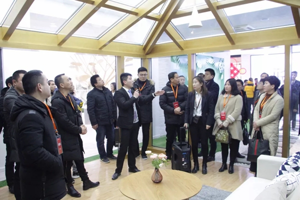 “品牌启航 制胜终端”美沃门窗第八届加盟伙伴年会完美收官! “品牌启航 制胜终端”美沃门窗第八届加盟伙伴年会完美收官!