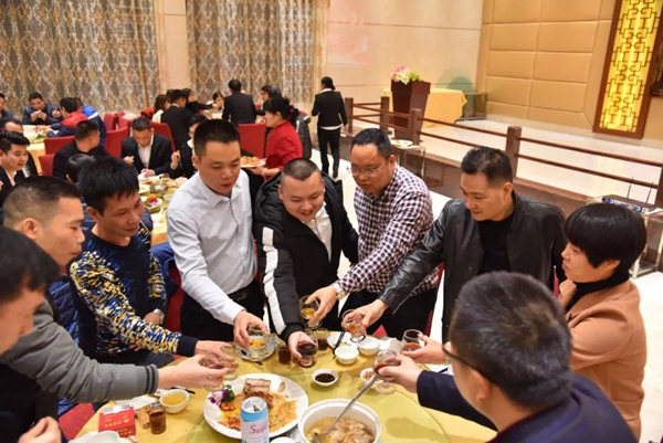 感恩有你 | 尚益达门窗2018迎春晚宴！