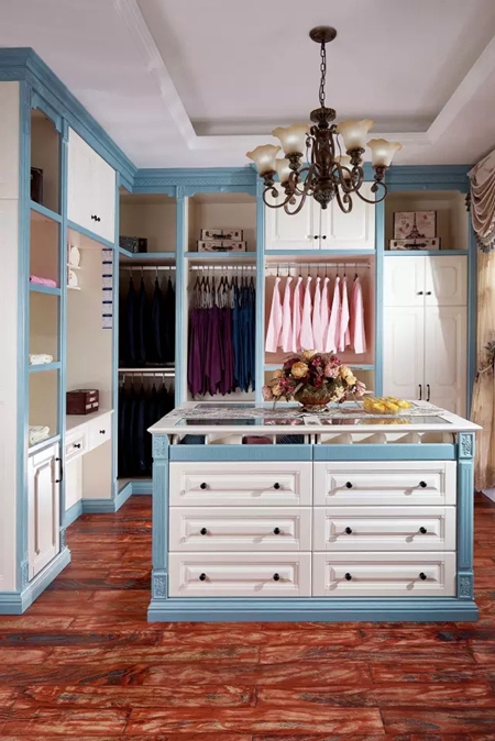 年龄不同衣柜也应有不同 伊恋衣柜用定制满足你