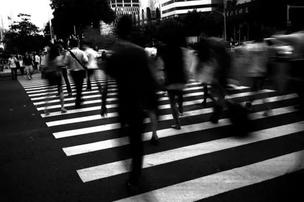 繁杂都市需要宁静 圣玛诺整木定制木门还你一室安宁