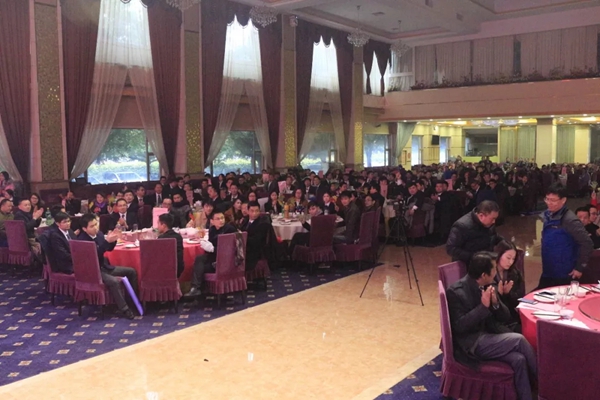 “砥砺奋进,德赢天下”艾臣安全门窗2018年会圆满落幕! “砥砺奋进,德赢天下”艾臣安全门窗2018年会圆满落幕!