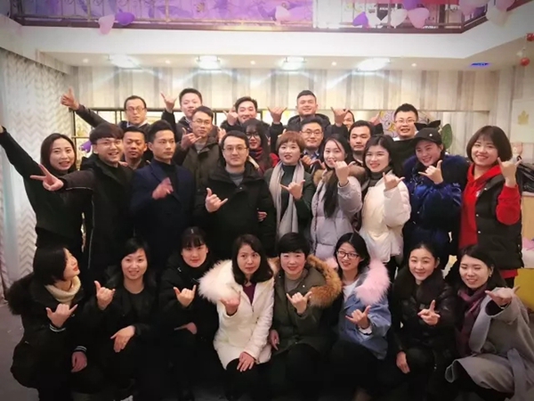 皇派已向您发出邀请函，共赴钜惠促销盛宴