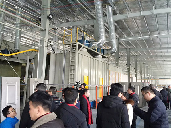 期待已久 全新跨越——浙江揽腾智能家居(精武门防盗门)2万平米大厂房开业盛典圆满成功! 期待已久 全新跨越——浙江揽腾智能家居(精武门防盗门)2万平米大厂房开业盛典圆满成功!