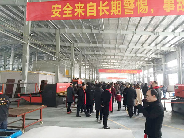 期待已久 全新跨越——浙江揽腾智能家居(精武门防盗门)2万平米大厂房开业盛典圆满成功! 期待已久 全新跨越——浙江揽腾智能家居(精武门防盗门)2万平米大厂房开业盛典圆满成功!