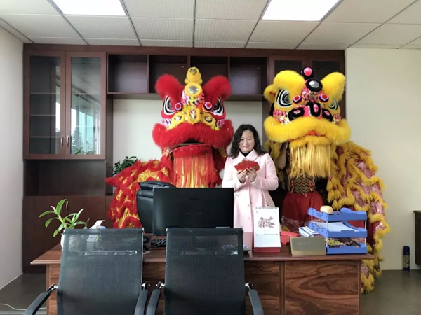 2018诗尼曼门窗开工大吉，瑞狮拜年！