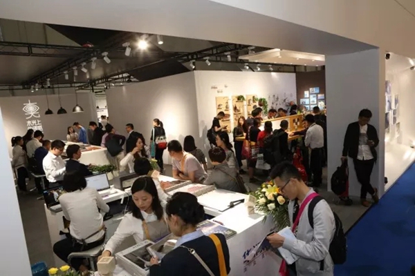 全民解码“油转水”，时尚色彩看华润 | 深圳家具展现场直击