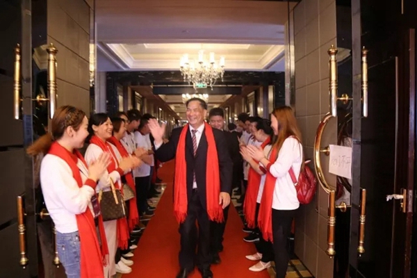 “新思维/新举措/新超越”帝奥斯·高端全屋定制门窗2018全国战略营销峰会取得了划时代的成功! “新思维/新举措/新超越”帝奥斯·高端全屋定制门窗2018全国战略营销峰会取得了划时代的成功!
