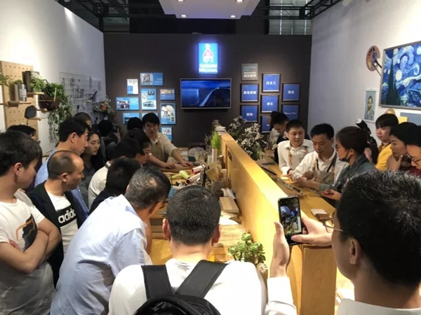 全民解码“油转水”，时尚色彩看华润 | 深圳家具展现场直击
