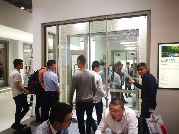 广州定制家居展惊现爆款品牌：轩尼斯门窗