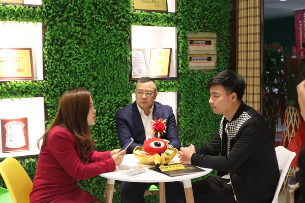 美尼美定制湖北分公司暨生产基地投产仪式盛大启幕 美尼美定制湖北分公司暨生产基地投产仪式盛大启幕