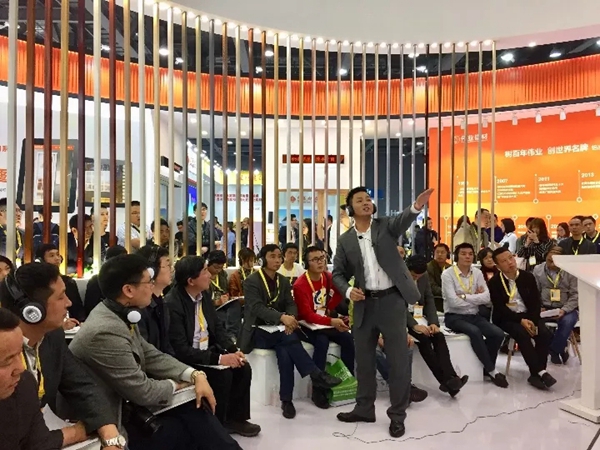 展会直击｜伟业铝材“盛装”出席第24届铝门窗新品博览会，铝应用产品好评如潮