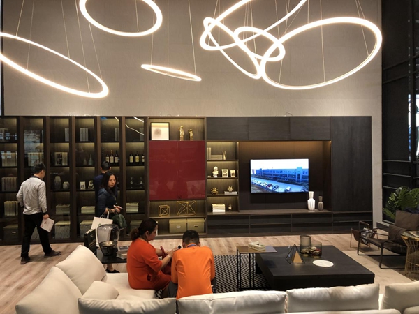 伊恋全屋定制再展王者风范，新品燃爆2018广州定制家居展