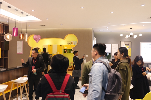 美尼美定制湖北分公司暨生产基地投产仪式盛大启幕 美尼美定制湖北分公司暨生产基地投产仪式盛大启幕