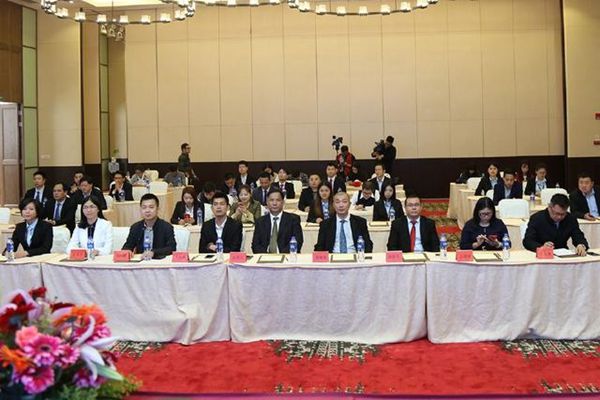 帝奥斯门窗高铁专列号首发暨CCTV-1战略签约圆满成功 帝奥斯门窗高铁专列号首发暨CCTV-1战略签约圆满成功