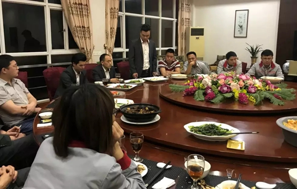 亮阁门窗｜家庭文化系列报道之——传承孝道文化！