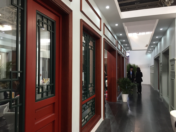 【2018中国门业展现场专访】卡尔·凯旋董事长王向东:直营店计划5月份开业 【2018中国门业展现场专访】卡尔·凯旋董事长王向东:直营店计划5月份开业