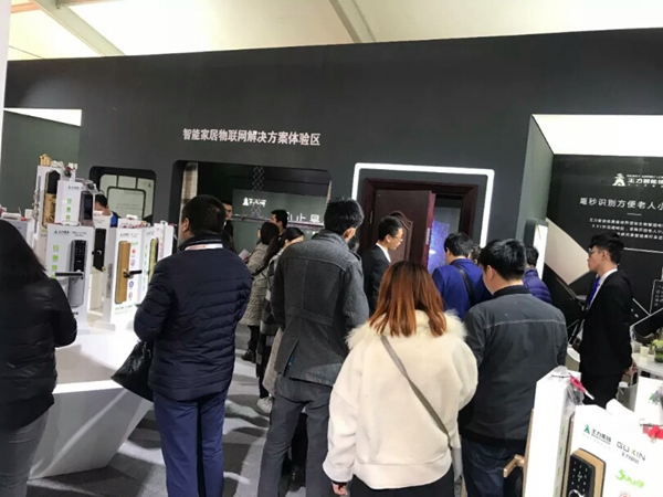 火爆——1天签定100多家特约旗舰服务商